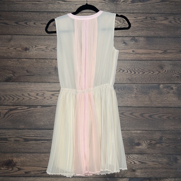 Cream and pink ombré Victoria’s Secret pleated dress - Picture 5 of 7
